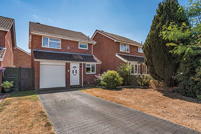 3 Bedroom Detached House For Sale In Fairford Way, Bicester, OX26