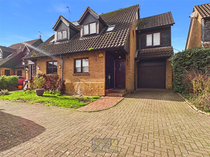 3 Bedroom Semi-Detached House For Sale In Acorn Place, Langdon Hills, Basildon, Essex, SS16
