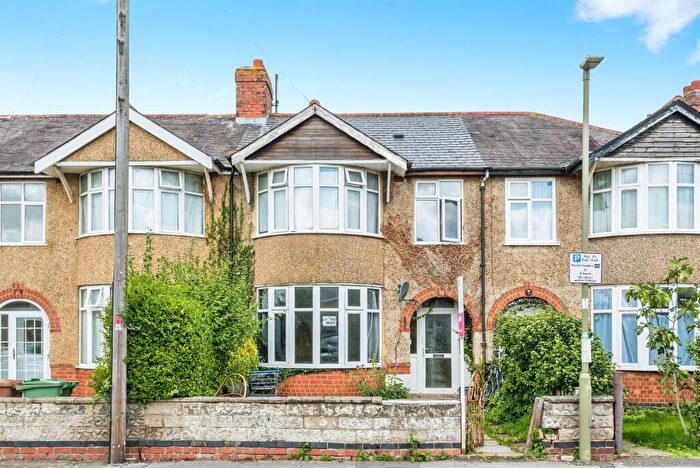 3 Bedroom Semi-Detached House For Sale In Oliver Road, Oxford, OX4