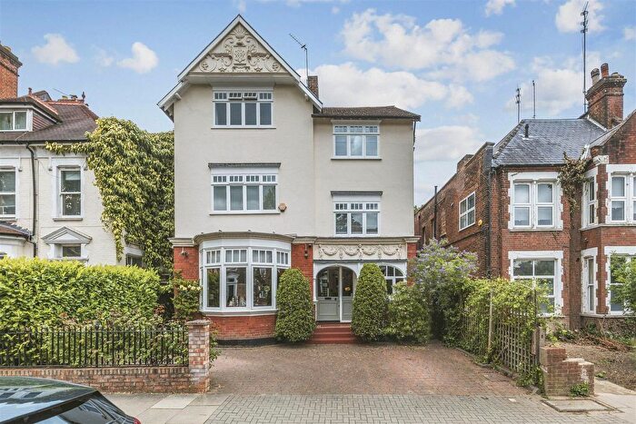 8 Bedroom Detached House For Sale In Blenheim Gardens, Mapesbury Conservation Area, London, NW2