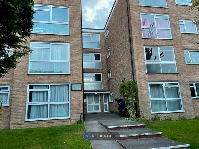 2 Bedroom Flat To Rent In Lindsay Court, Sutton, SM1