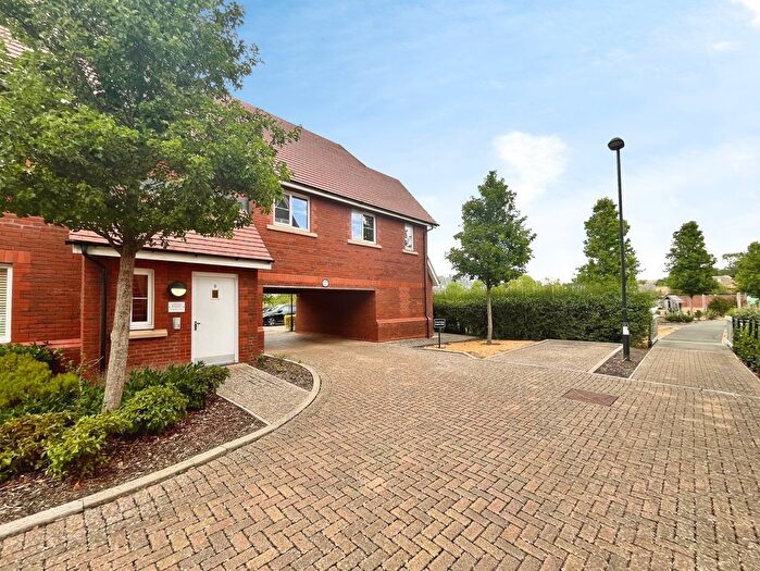 1 Bedroom Flat For Sale In Burden Road, Tadpole Garden Village, Swindon, SN25