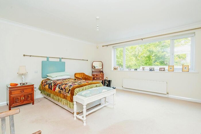 4 Bedroom Detached House For Sale In Dartnell Avenue, West Byfleet, Surrey, KT14