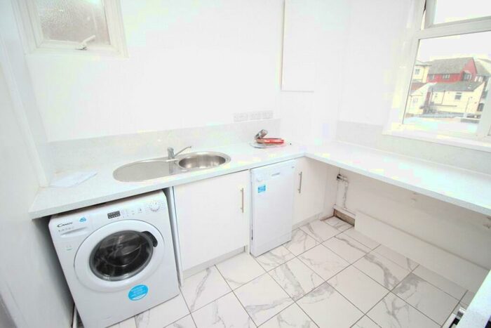 3 Bedroom Maisonette To Rent In Palmerston Road, Southsea, Hampshire, PO5