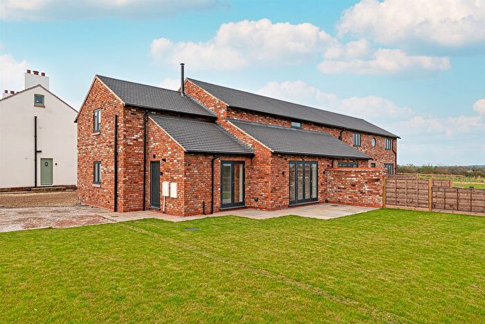 2 Bedroom Barn Conversion For Sale In Hollow Lane, Kingsley, Frodsham, WA6