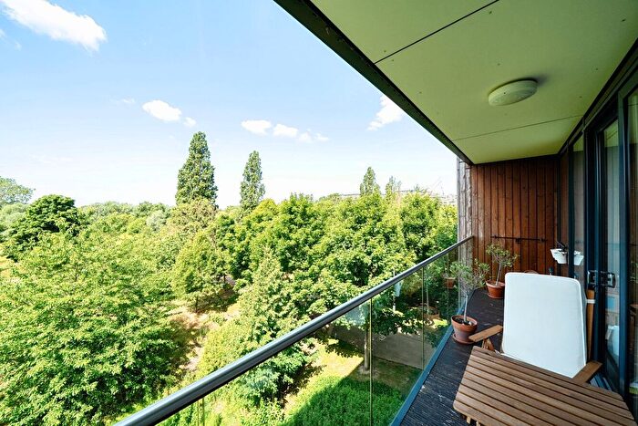 2 Bedroom Flat For Sale In Dowding Drive, Eltham, London, SE9