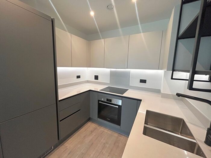 2 Bedroom Flat To Rent In St. Albans Road, Watford, WD24