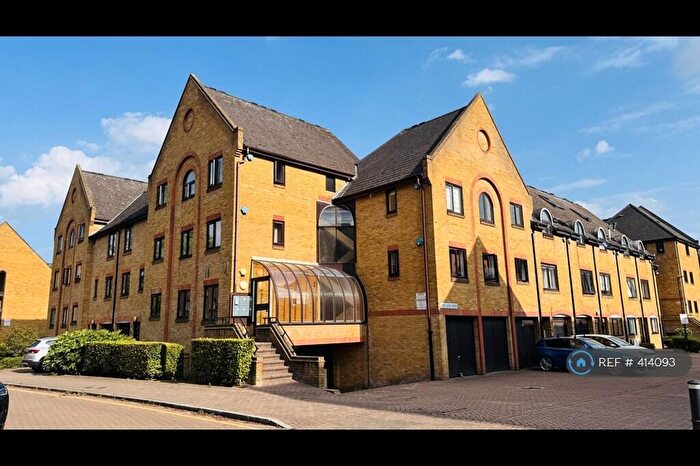 2 Bedroom Flat To Rent In Kennet Street, London, E1W