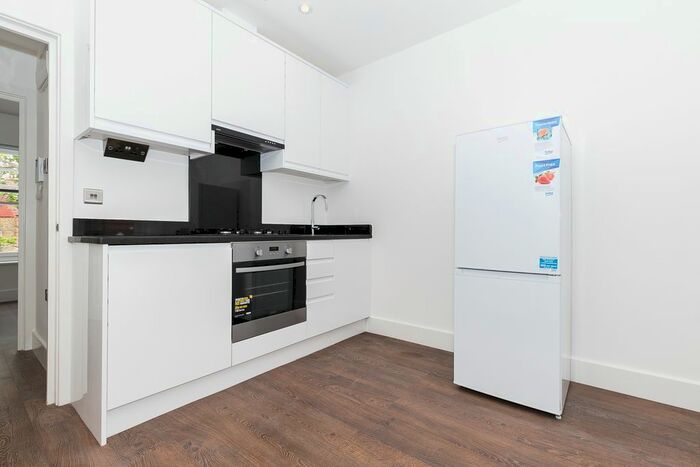 1 Bedroom Flat To Rent In Rydal Rd, Streatham, SW16