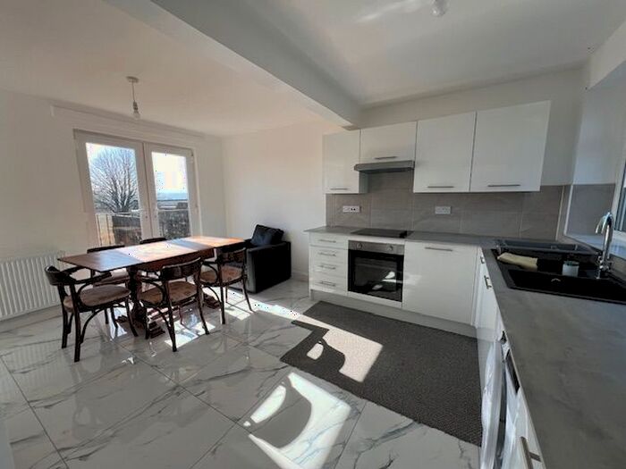 3 Bedroom Property To Rent In Hillview, Fairwater, Cardiff, CF5