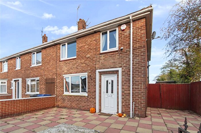 3 Bedroom End Terrace House To Rent In Runswick Road, Grimsby, DN32