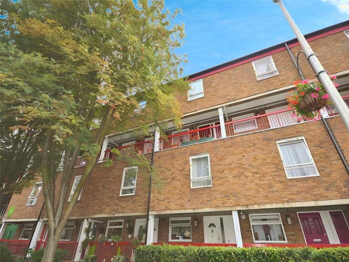 2 Bedroom Flat To Rent In Lovelinch Close, London, SE15