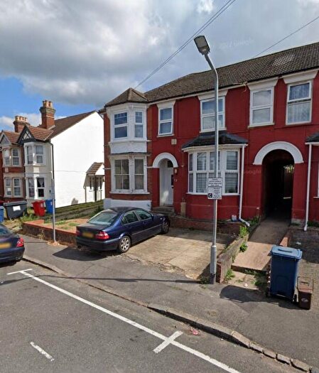 4 Bedroom Semi-Detached House To Rent In Roberts Road, HP13