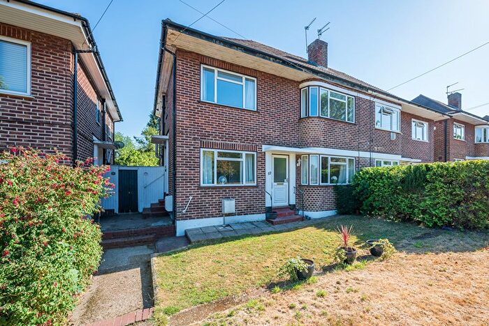 2 Bedroom Maisonette For Sale In Cheston Avenue, Croydon, CR0