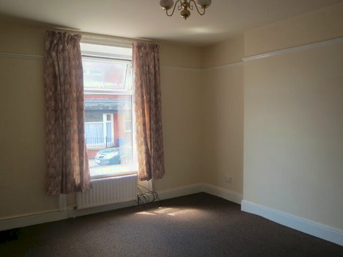 2 Bedroom Flat To Rent In Thorn Street, Bacup, OL13