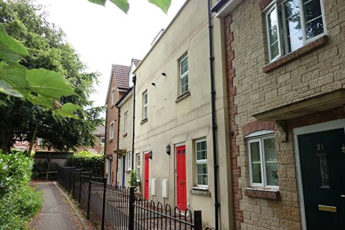 3 Bedroom Town House To Rent In Church Walk, Wincanton, BA9