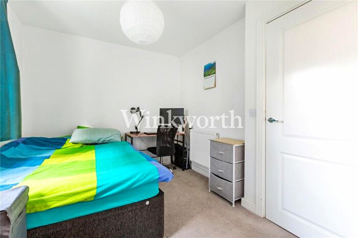 1 Bedroom Apartment For Sale In Waterside Way, London, N17