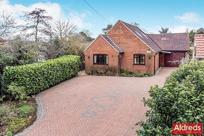 4 Bedroom Chalet For Sale In Yarmouth Road, Stalham, NR12