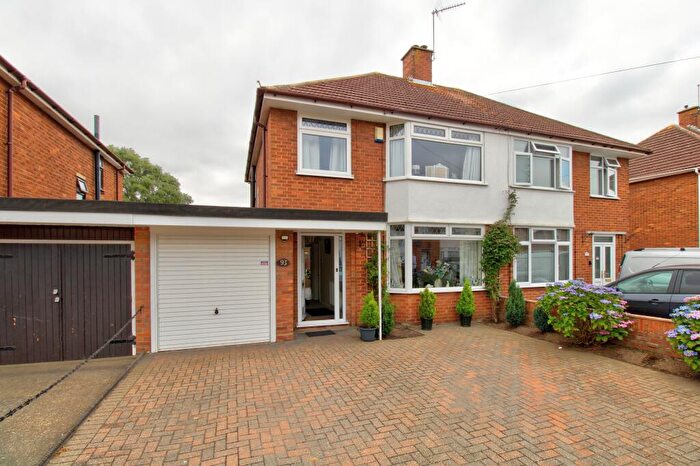 3 Bedroom Semi-Detached House For Sale In Maryon Road, Ipswich, IP3