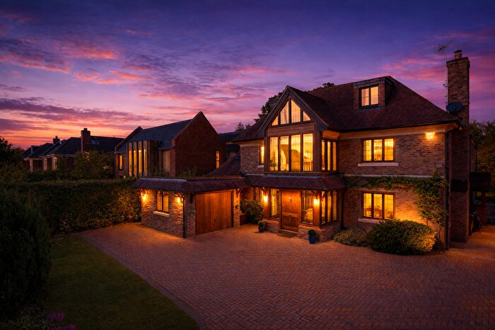 6 Bedroom Detached House For Sale In Grenfell Road, Beaconsfield, HP9