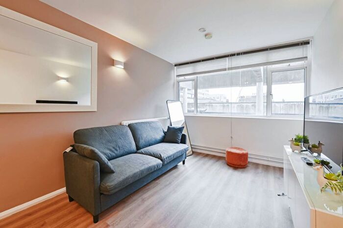 1 Bedroom Flat To Rent In Macklin Street, Covent Garden, London, WC2B