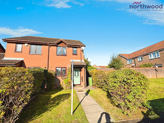 2 Bedroom Semi-Detached House To Rent In Stirling Crescent, SO30