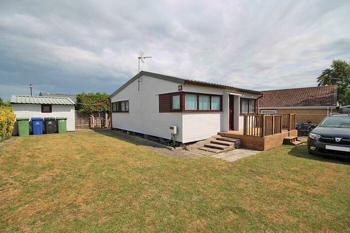 3 Bedroom Detached Bungalow For Sale In Th Avenue, Humberston Fitties, DN36