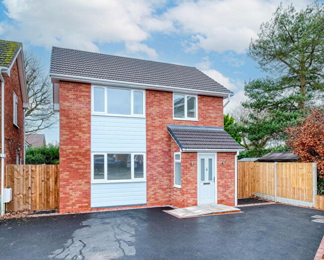 3 Bedroom Detached House For Sale In Hoopers Lane, Astwood Bank, Redditch, B96