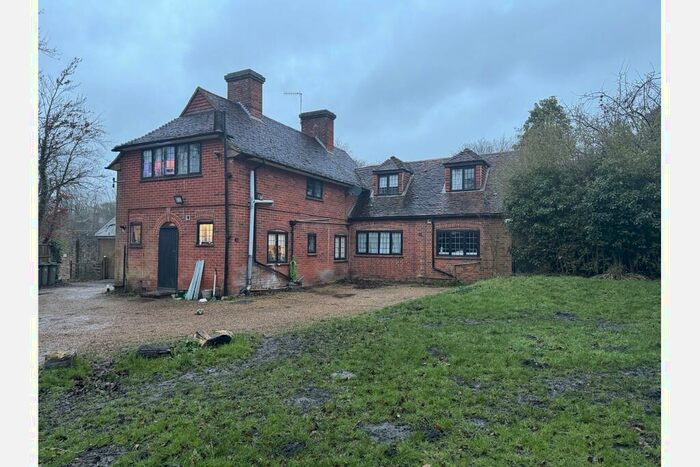 3 Bedroom Semi-Detached House To Rent In Woking Road, Jacobs Well, Guildford, GU4