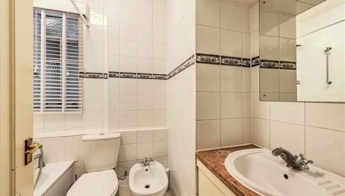 6 Bedroom Flat To Rent In Park Road, London, NW8