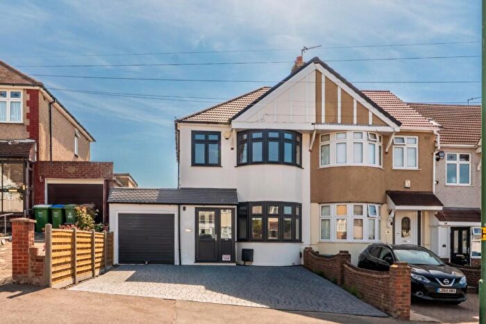 3 Bedroom Semi-Detached House For Sale In Gloucester Avenue, Welling, Kent, DA16