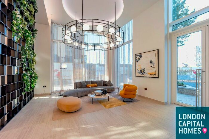 2 Bedroom Flat To Rent In Fountain Park Way, London, W12