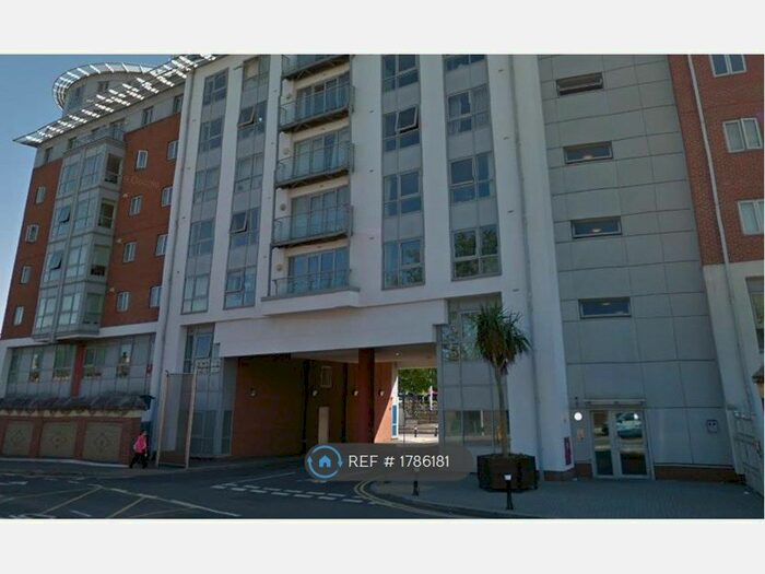 1 Bedroom Flat To Rent In The Round House, Portsmouth, PO1