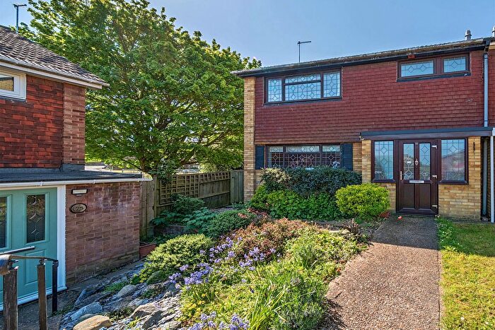 3 Bedroom End Of Terrace House For Sale In Alder Way, Swanley, Kent, BR8