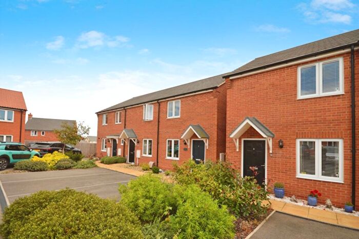 2 Bedroom Semi-Detached House For Sale In Patterdale Road, Chesterfield, Derbyshire, S41