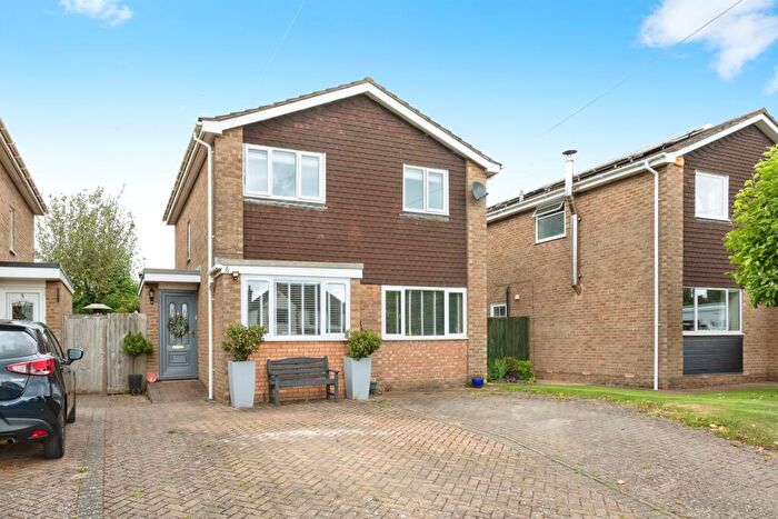 4 Bedroom Detached House For Sale In The Close, Akeley, Buckingham, MK18