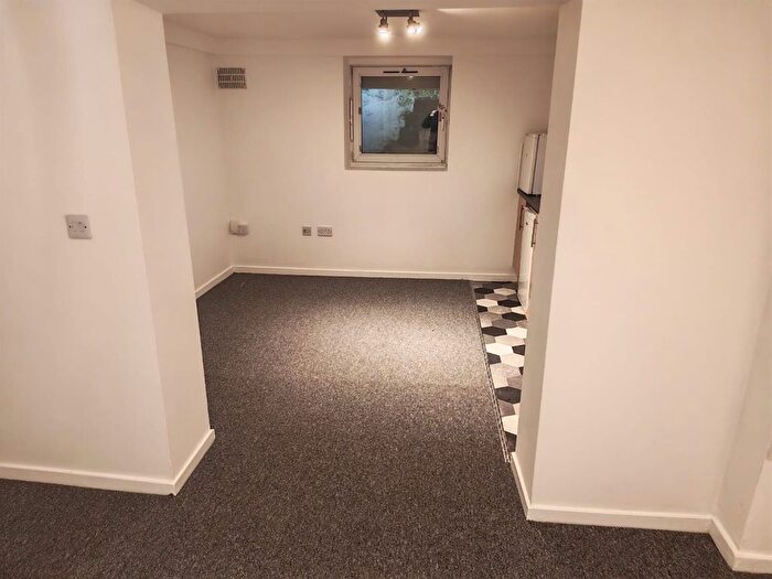 Studio To Rent In Lewes Road, Brighton, BN2