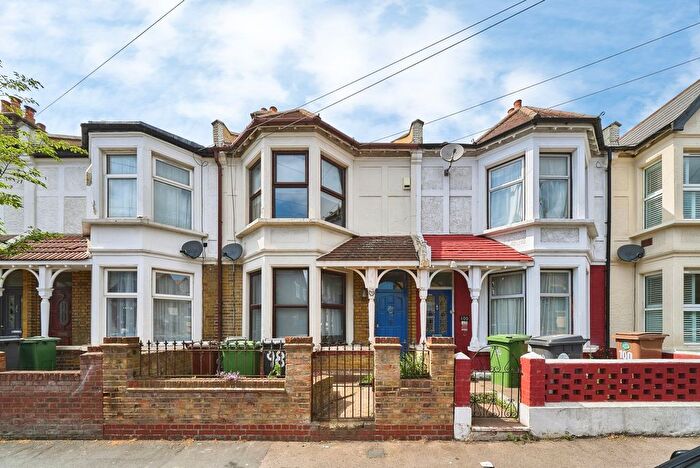 3 Bedroom Terraced House For Sale In Murchison Road, London, London, E10