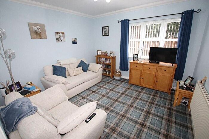 2 Bedroom Flat For Sale In Harold Road, Clacton On Sea, CO15