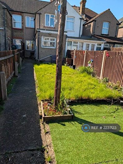 3 Bedroom Terraced House To Rent In Station Road, Orpington, BR5