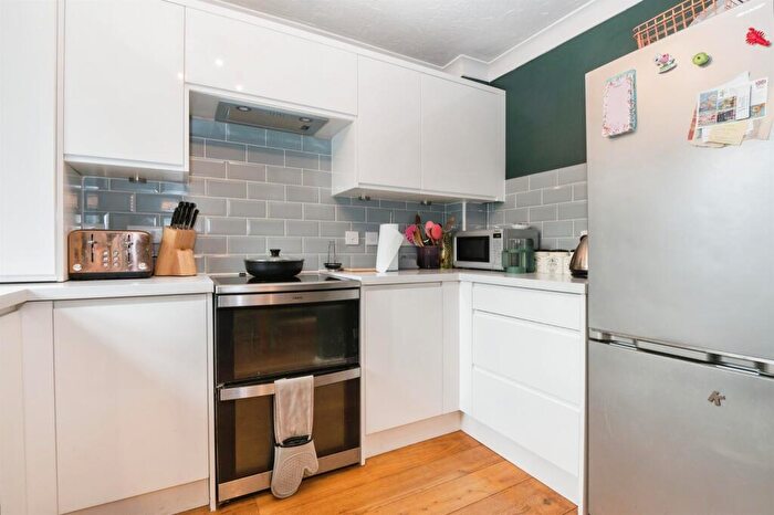 2 Bedroom Terraced House For Sale In Chelveston Crescent, Southampton, SO16