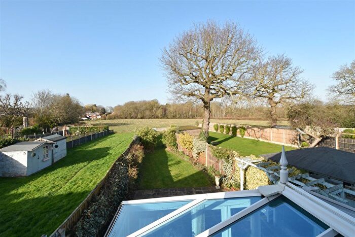 4 Bedroom Detached House For Sale In Plovers Mead, Wyatts Green, Brentwood, CM15