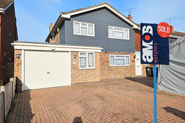 4 Bedroom Detached House For Sale In Hilltop Avenue, Hullbridge, Hockley, Essex, SS5