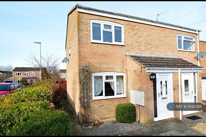 2 Bedroom Semi-Detached House To Rent In Lawrence Close, Hampshire, SP10