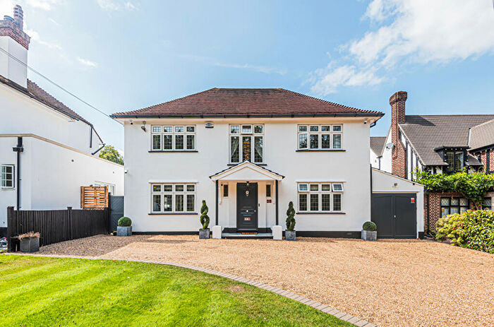 4 Bedroom Detached House To Rent In Hollydale Drive, Bromley, BR2