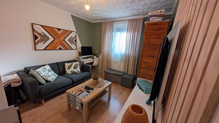 Ground Maisonette For Sale In Albert Road, Southsea, PO4