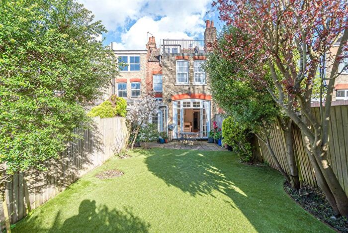 5 Bedroom Terraced House For Sale In Curzon Road, London, N10