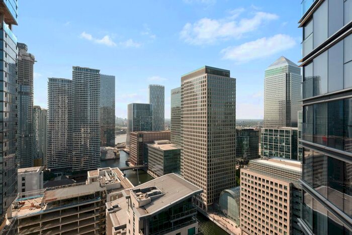 1 Bedroom Flat For Sale In Hampton Tower, South Quay Plaza, London, E14