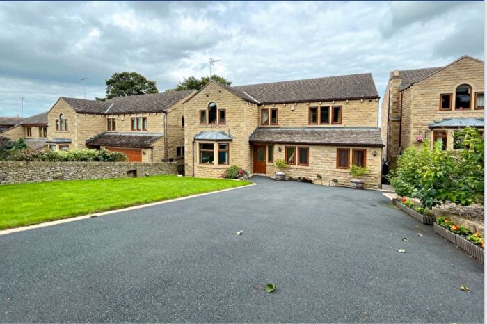 6 Bedroom Detached House For Sale In The Paddock, Mirfield, WF14