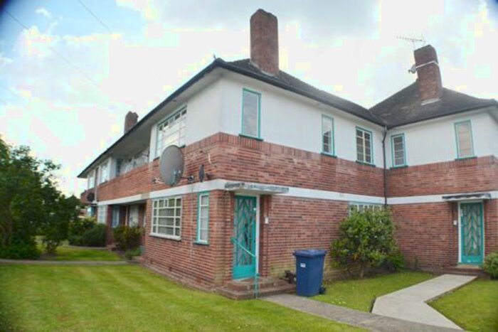 2 Bedroom Flat To Rent In Ossulton Way, London, N2